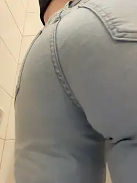 Cumonmme online show from June 2026 09:50:01 PM
