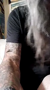 Snapshot of crassanova chatting on November 2025 10:42:02 PM crassanova online show from November 2025 10:42:02 PM