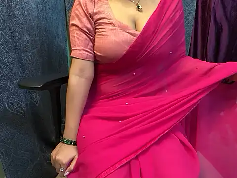 Snapshot of YoursSuku chatting on October 2025 06:15:02 PM YoursSuku online show from October 2025 06:15:02 PM