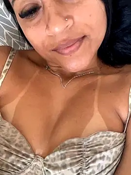 Snapshot of Katianesantos chatting on September 2025 12:42:01 PM Katianesantos online show from September 2025 12:42:01 PM