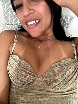 Snapshot of Katianesantos chatting on October 2025 06:39:01 PM Katianesantos online show from October 2025 06:39:01 PM