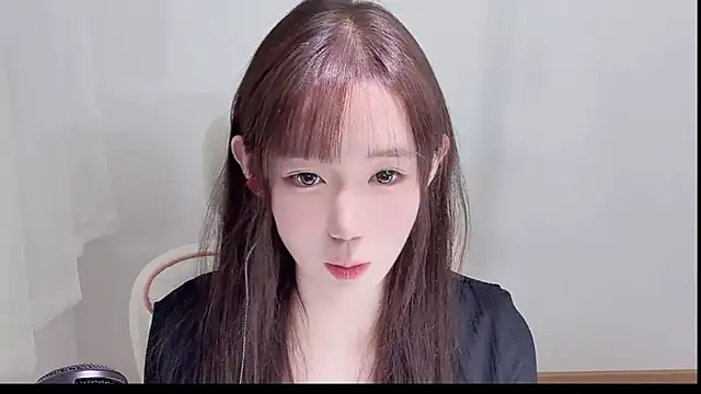 Snapshot of Xiao-runbao chatting on October 2025 12:39:01 PM Xiao-runbao online show from October 2025 12:39:01 PM