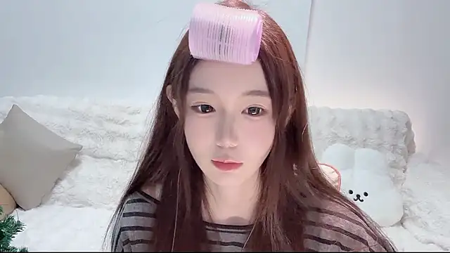 Snapshot of Xiao-runbao chatting on November 2025 10:05:01 AM Xiao-runbao online show from November 2025 10:05:01 AM