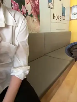 Snapshot of susu_baby chatting on November 2025 05:17:01 AM susu baby online show from November 2025 05:17:01 AM