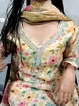 Daizy Shah online show from May 2026 04:45:01 PM