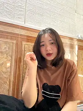 Lonnina online show from October 2025 02:36:02 AM