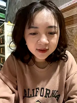 Lonnina online show from November 2025 01:28:01 AM