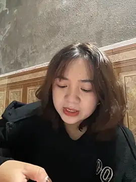 Lonnina online show from November 2025 02:10:02 AM