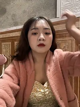 Lonnina online show from December 2025 02:06:02 AM