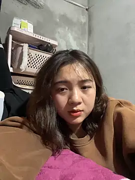 Lonnina online show from December 2025 02:12:02 PM