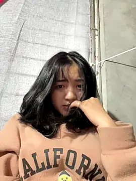 Lonnina online show from December 2025 03:56:02 AM