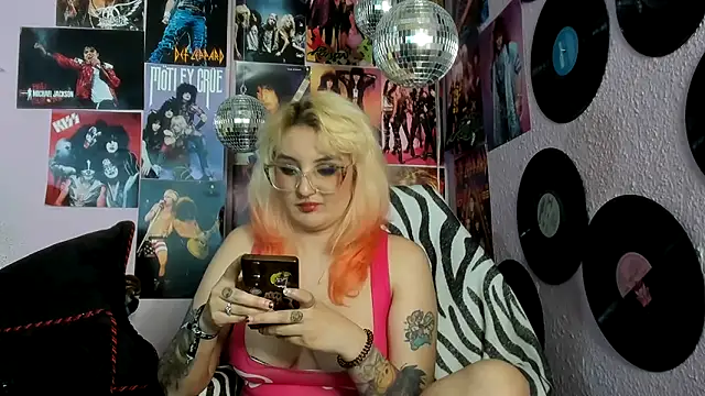 Avril Maria online show from March 2026 10:57:02 PM