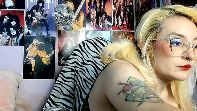 Avril Maria online show from June 2026 06:32:01 PM