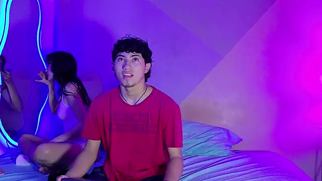 Snapshot of Laura_and_Kevin chatting on September 2025 02:10:01 PM Laura and Kevin online show from September 2025 02:10:01 PM