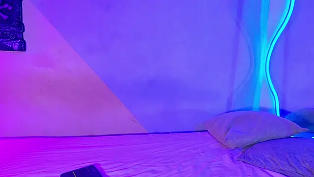 Snapshot of Laura_and_Kevin chatting on October 2025 02:36:01 PM Laura and Kevin online show from October 2025 02:36:01 PM