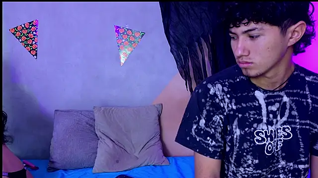 Snapshot of Laura_and_Kevin chatting on November 2025 01:21:02 PM Laura and Kevin online show from November 2025 01:21:02 PM