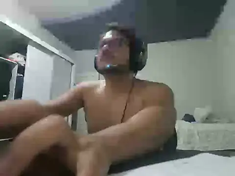 Snapshot of Miguelion2308 chatting on December 2025 03:25:01 AM Miguelion2308 online show from December 2025 03:25:01 AM