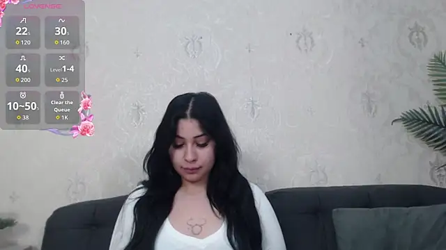 Snapshot of AnaysDivine chatting on September 2025 03:43:02 AM AnaysDivine online show from September 2025 03:43:02 AM