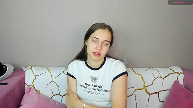 Snapshot of Alisa__Kelly chatting on October 2025 12:44:02 AM Alisa Kelly online show from October 2025 12:44:02 AM