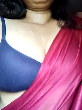 SoftButDeadly0 online show from October 2025 10:14:01 AM