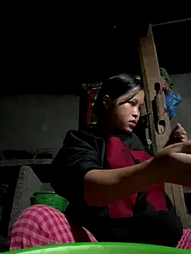 Snapshot of O_o_UwU_o_O chatting on November 2025 01:44:01 AM O o UwU o O online show from November 2025 01:44:01 AM