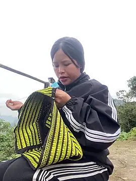 Snapshot of O_o_UwU_o_O chatting on November 2025 02:43:02 AM O o UwU o O online show from November 2025 02:43:02 AM