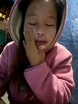 Snapshot of O_o_UwU_o_O chatting on December 2025 01:34:02 AM O o UwU o O online show from December 2025 01:34:02 AM