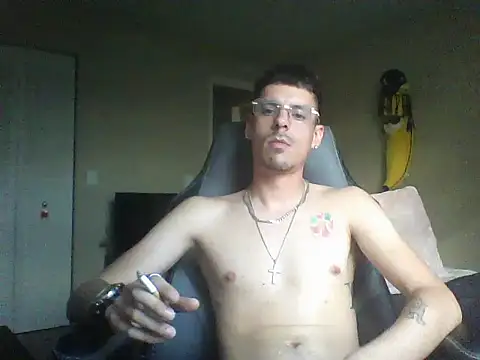 Snapshot of latinosatiro94 chatting on September 2025 11:21:01 PM latinosatiro94 online show from September 2025 11:21:01 PM