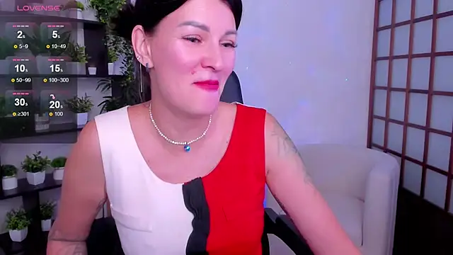 O1d Lady online show from September 2025 08:51:02 AM