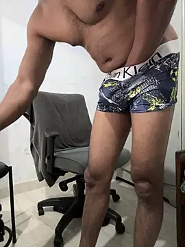 Vineeth3906 online show from April 2026 06:10:01 PM