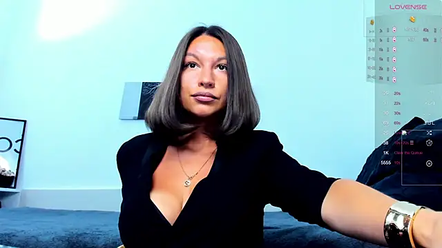 KellySmitS online show from June 2026 05:10:02 PM