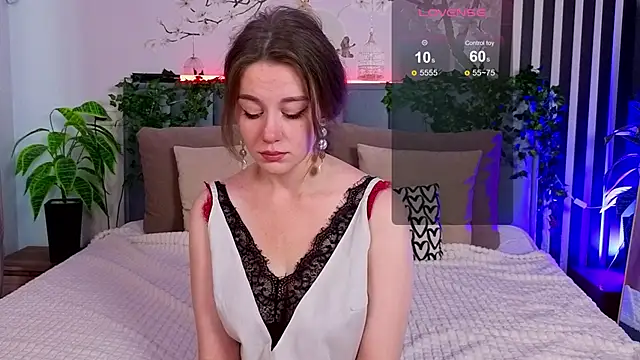 Snapshot of SkyHelen chatting on October 2025 05:27:01 AM SkyHelen online show from October 2025 05:27:01 AM