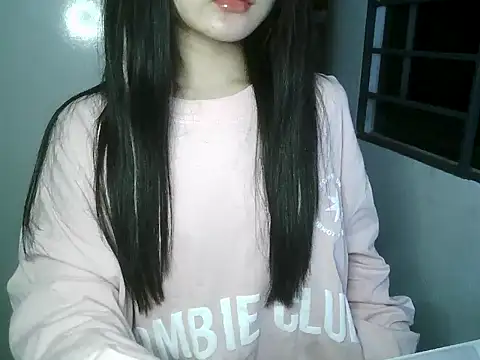 Snapshot of Annabelle-e chatting on December 2025 05:07:02 PM Annabelle-e online show from December 2025 05:07:02 PM