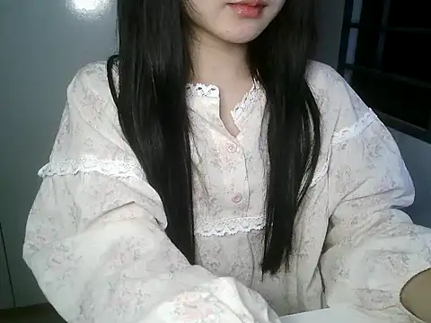 Snapshot of Annabelle-e chatting on December 2025 04:24:01 PM Annabelle-e online show from December 2025 04:24:01 PM