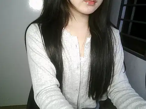 Snapshot of Annabelle-e chatting on December 2025 04:36:01 PM Annabelle-e online show from December 2025 04:36:01 PM