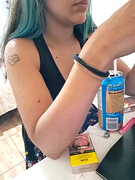 euahotmarii20 online show from October 2025 05:13:01 PM