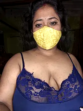 Snapshot of Smile-quien chatting on March 2026 05:05:01 PM Smile-quien online show from March 2026 05:05:01 PM