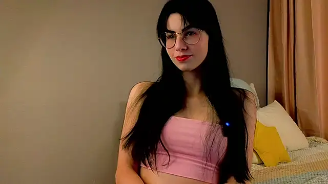 Snapshot of ArlineJanik chatting on October 2025 11:18:01 AM ArlineJanik online show from October 2025 11:18:01 AM