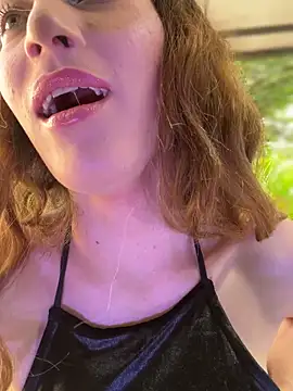 Snapshot of SweetieSinXXX chatting on October 2025 01:03:02 PM SweetieSinXXX online show from October 2025 01:03:02 PM