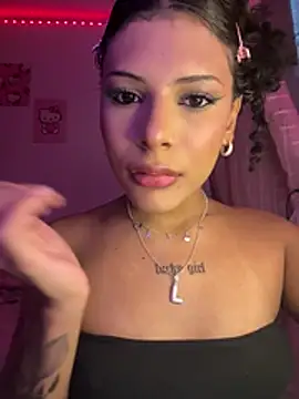 luluzinhax online show from May 2026 05:18:01 PM