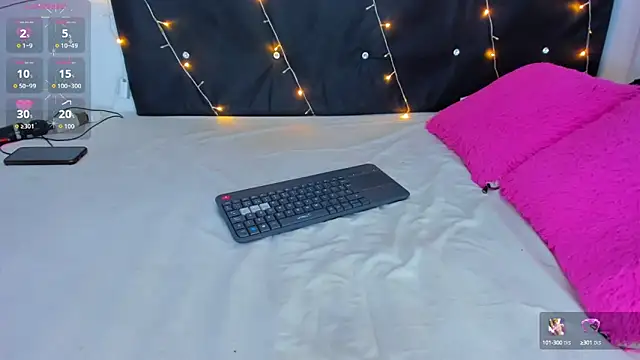 Snapshot of Danaa_moore_ chatting on October 2025 03:50:01 AM Danaa moore online show from October 2025 03:50:01 AM