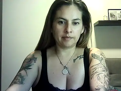 Valery  Rouse  online show from April 2026 10:55:01 PM