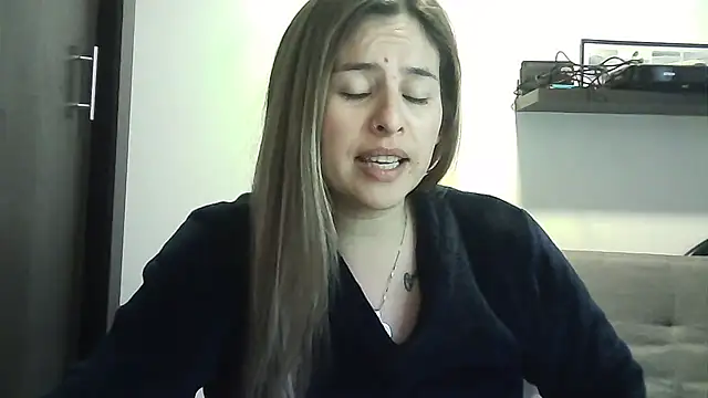 Valery  Rouse  online show from May 2026 08:59:01 PM