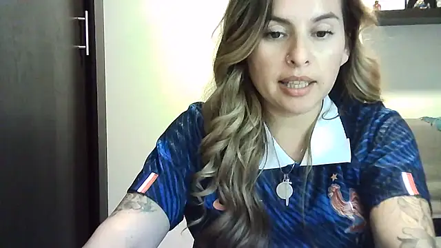 Snapshot of Valery__Rouse_ chatting on June 2026 12:02:02 AM Valery Rouse online show from June 2026 12:02:02 AM