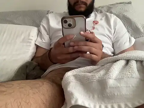 Snapshot of Superwow54 chatting on December 2025 07:51:01 PM Superwow54 online show from December 2025 07:51:01 PM