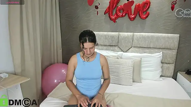 Snapshot of alondraandsweet1 chatting on February 2026 07:43:01 PM alondraandsweet1 online show from February 2026 07:43:01 PM