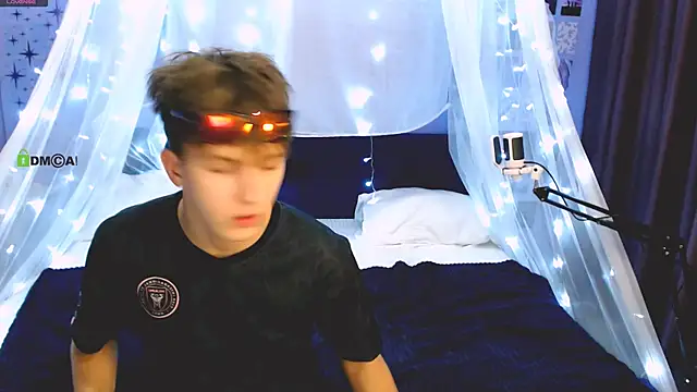 Snapshot of travis_wolf_ chatting on September 2025 07:29:01 PM travis wolf online show from September 2025 07:29:01 PM