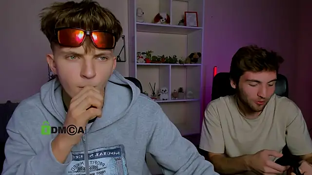 Snapshot of travis_wolf_ chatting on October 2025 07:01:02 PM travis wolf online show from October 2025 07:01:02 PM