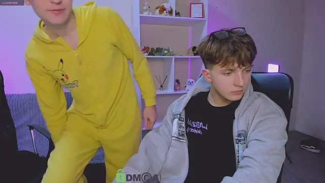 Snapshot of travis_wolf_ chatting on October 2025 07:12:02 PM travis wolf online show from October 2025 07:12:02 PM