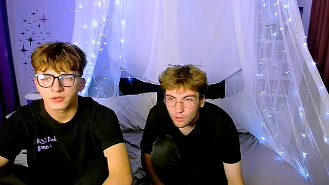 Snapshot of travis_wolf_ chatting on October 2025 07:14:01 PM travis wolf online show from October 2025 07:14:01 PM